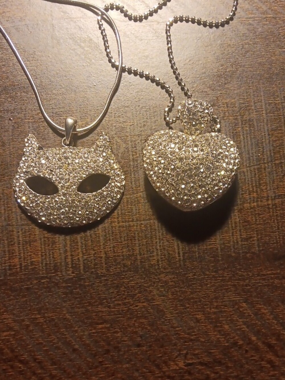 Neclace - Picture 4 of 5